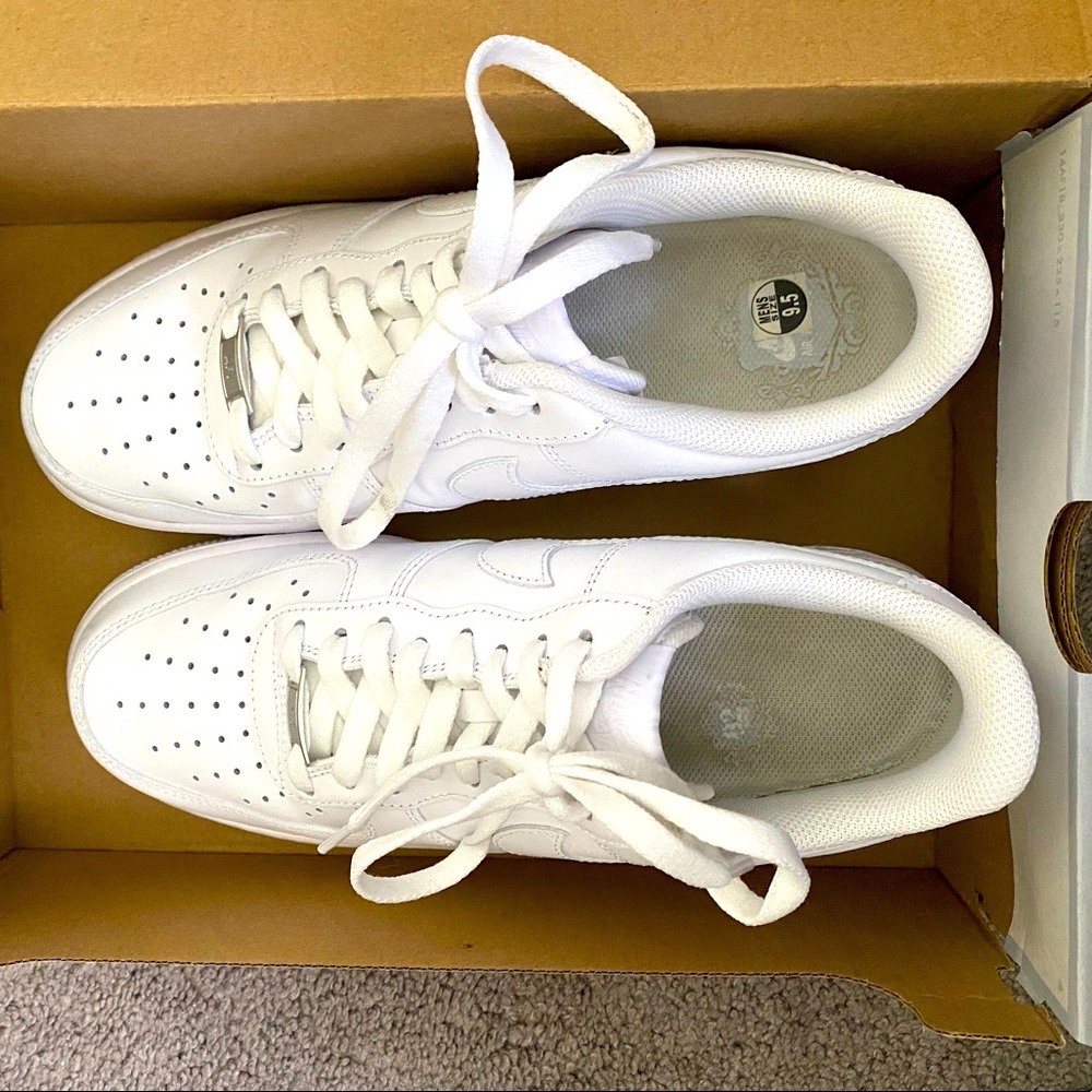Women’s AF1 Nike white with box - Picture 2 of 7